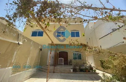 Villa - 5 Bedrooms - 6 Bathrooms for sale in Al Dafna - Al Dafna - Doha