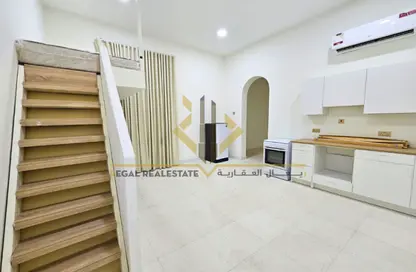 Villa - Studio - 1 Bathroom for rent in Al Dafna - Al Dafna - Doha