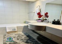 صورةحمام لـ: فيلا - 5 غرف نوم - 6 حمامات للكراء في قرية الجازي 2 - قرية الجازي - الغرافة - الدوحة, صورة 1