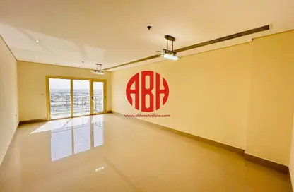 Apartment - 2 Bedrooms - 3 Bathrooms for rent in Marina Tower 02 - Marina District - Lusail