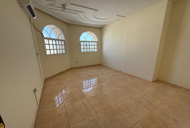 933967 - Property Image 2