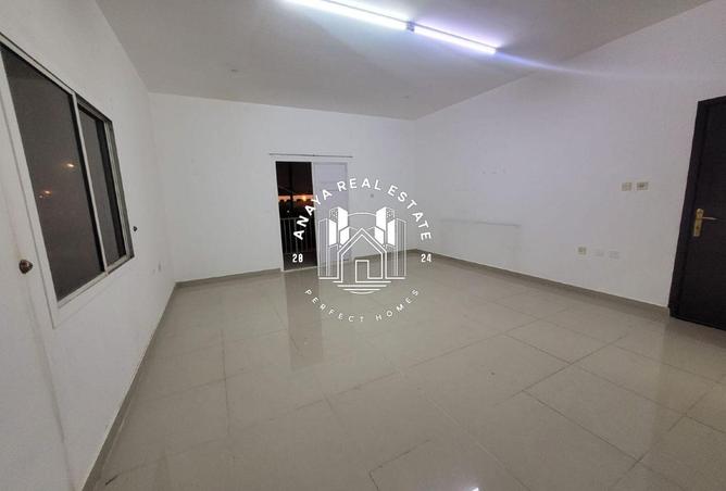 974829 - Property Image 3