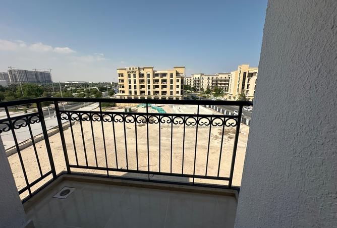 958102 - Property Image 2