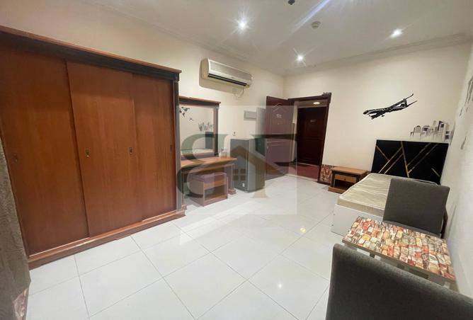 933448 - Property Image 2