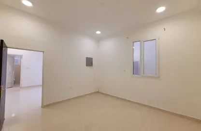 فيلا - غرفة نوم - 1 حمام للايجار في شارع ام السنيم - عين خالد - الدوحة
