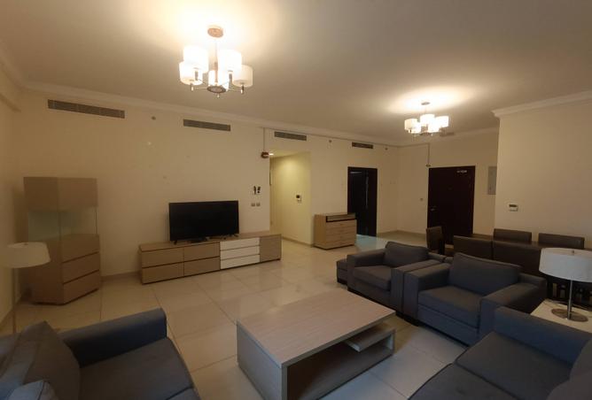 992146 - Property Image 2