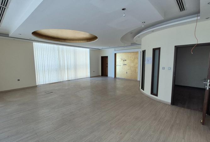 932569 - Property Main Image