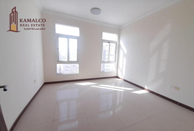 957933 - Property Image 3