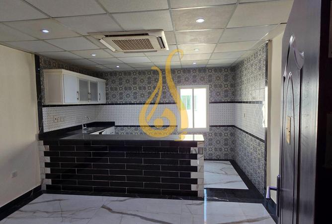 965040 - Property Image 2