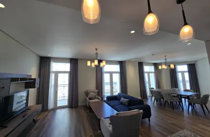 شقة - 2 غرف نوم - 4 حمامات للايجار في حدائق فلورستا - حدائق فلورستا - جزيرة اللؤلؤة - الدوحة