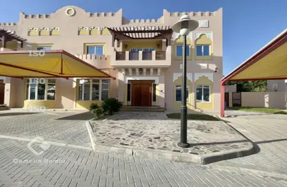 فيلا - 4 غرف نوم - 5 حمامات للايجار في البوابة الغربية - بحيرة وست لاجون - الدوحة