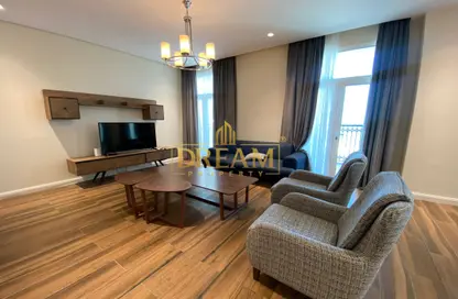 Apartment - 3 Bedrooms - 4 Bathrooms for sale in Floresta Gardens - Floresta Gardens - The Pearl Island - Doha