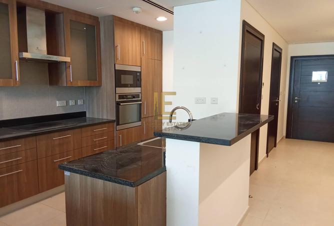 905269 - Property Image 2