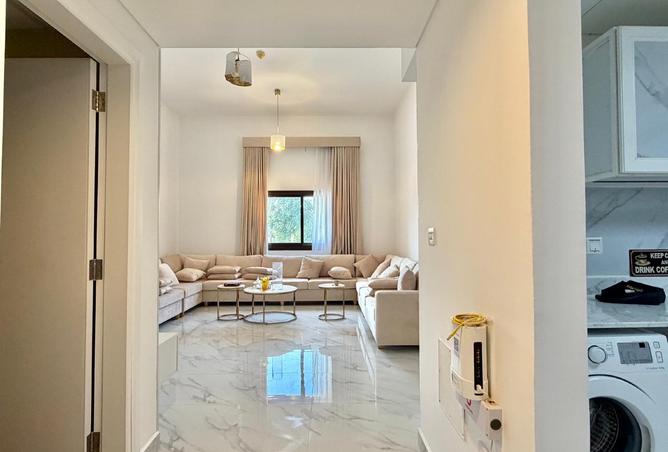 989182 - Property Image 3