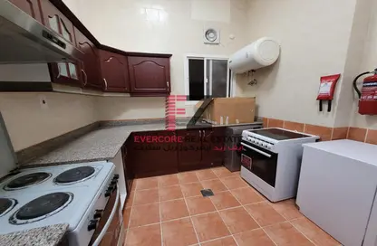 Kitchen image for: Apartment - 2 Bedrooms - 2 Bathrooms for rent in Fereej Bin Mahmoud South - Fereej Bin Mahmoud - Doha, Image 1
