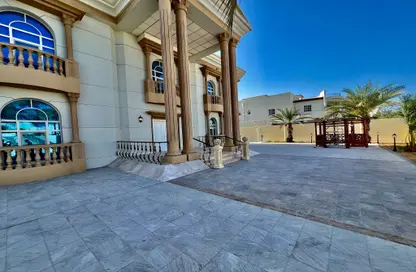 Villa - 5 Bedrooms - 6 Bathrooms for rent in West Bay Tower - West Bay - West Bay - Doha