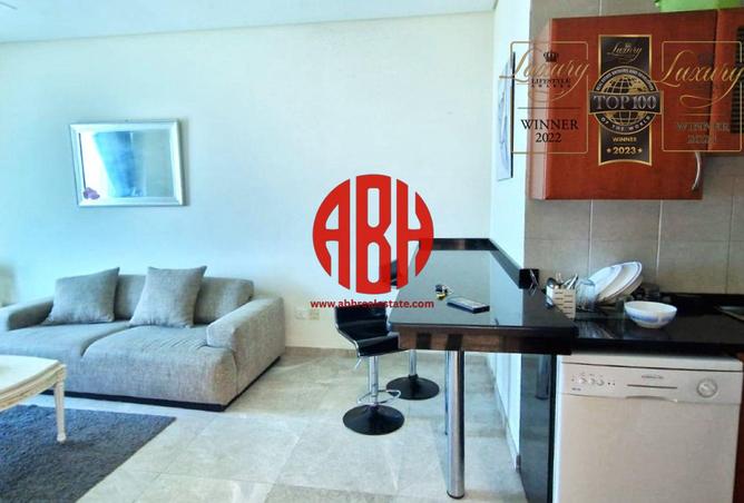 998925 - Property Image 2