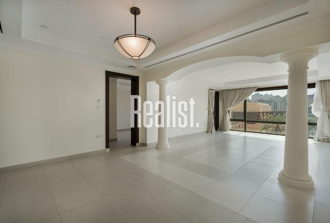951033 - Property Image 2