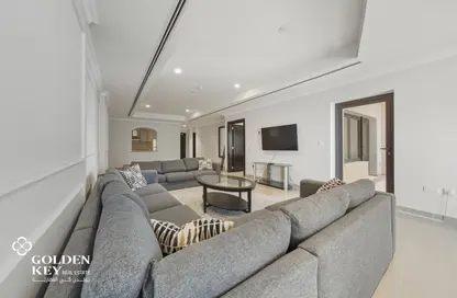 Apartment - 1 Bedroom - 2 Bathrooms for rent in West Porto Drive - Porto Arabia - The Pearl Island - Doha
