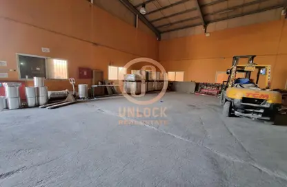 Warehouse - Studio - 4 Bathrooms for rent in Industrial Area - Industrial Area - Doha