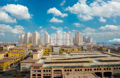 Apartment - 1 Bedroom - 2 Bathrooms for rent in Tower 22 - Porto Arabia - The Pearl Island - Doha