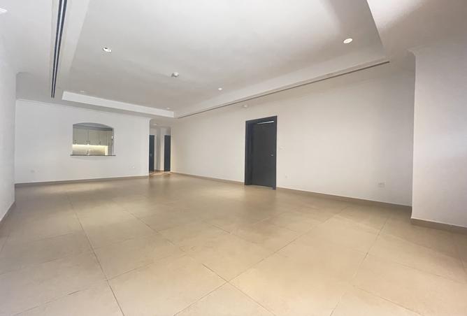 958179 - Property Image 2