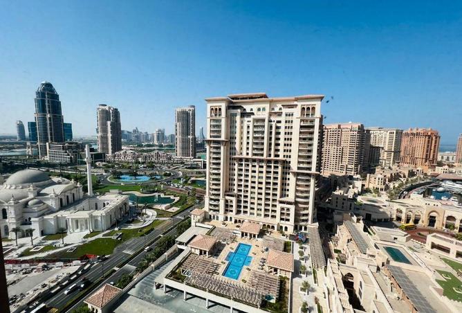 985251 - Property Image 2