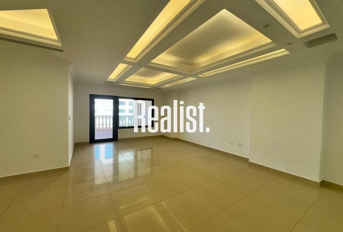 Apartment - 2 Bedrooms - 2 Bathrooms for sale in Porto Arabia - The Pearl Island - Doha
