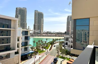 Apartment - 1 Bedroom - 2 Bathrooms for sale in Gewan Island - The Pearl Island - Doha