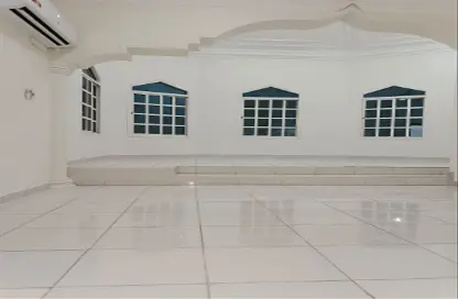 Apartment - 1 Bedroom - 1 Bathroom for rent in Onaiza Street - Diplomatic Area - Doha