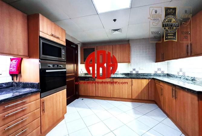 Apartment - 3 Bedrooms - 4 Bathrooms for rent in Golden Bay Tower - West Bay - West Bay - Doha