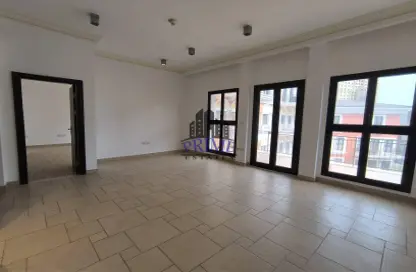 Apartment - 1 Bedroom - 2 Bathrooms for rent in Carnaval - Qanat Quartier - The Pearl Island - Doha