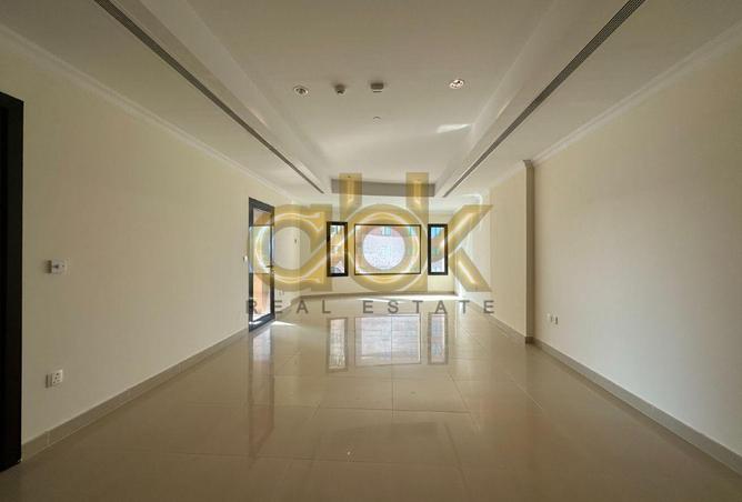 997416 - Property Image 2