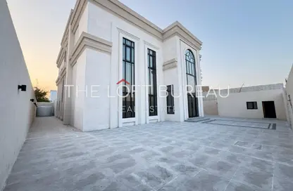 فيلا - 8 غرف نوم - 8 حمامات للبيع في شارع عنيزة - الحي الدبلوماسي - الدوحة