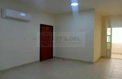 Apartment - 2 Bedrooms - 2 Bathrooms for rent in Salaja Street - Doha Al Jadeed - Doha