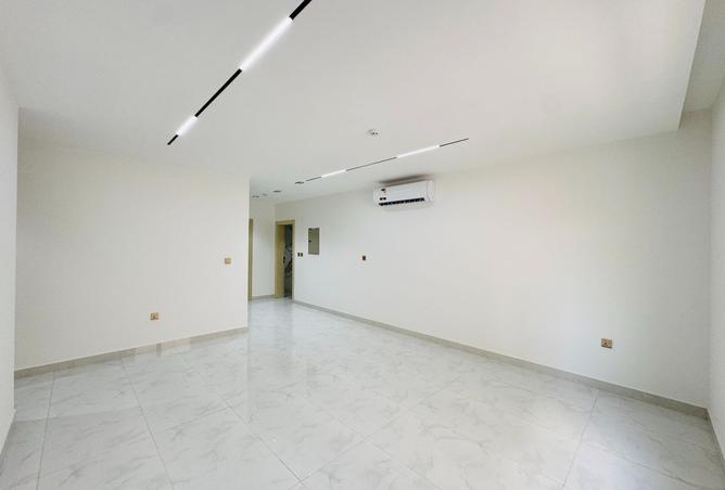 975238 - Property Image 2