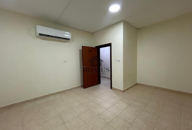 937451 - Property Image 2