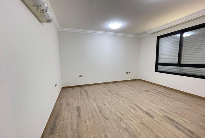 930727 - Property Image 3