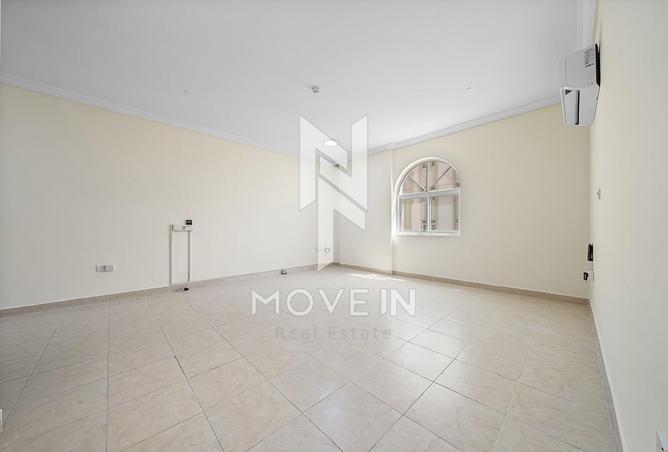 929348 - Property Image 3