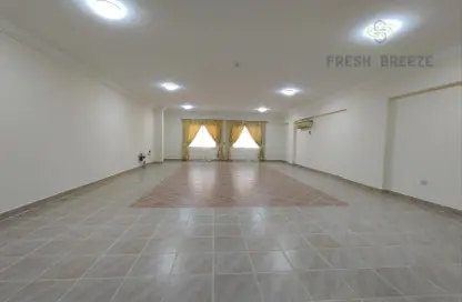 Empty Room image for: Apartment - 3 Bedrooms - 3 Bathrooms for rent in Umm Ghuwailina - Doha, Image 1