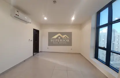 Apartment - 2 Bedrooms - 2 Bathrooms for rent in Anas Street - Fereej Bin Mahmoud North - Fereej Bin Mahmoud - Doha