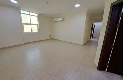 Apartment - 3 Bedrooms - 2 Bathrooms for rent in Banks street - Musheireb - Doha
