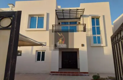 مجمع سكني - 3 غرف نوم - 5 حمامات للايجار في شارع ام السنيم - عين خالد - الدوحة