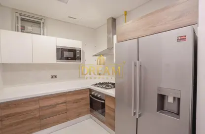 Apartment - 2 Bedrooms - 3 Bathrooms for rent in Marina Tower 27 - Marina District - Lusail