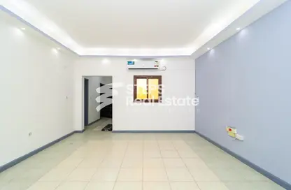 Apartment - 2 Bedrooms - 2 Bathrooms for rent in Al Nasr Street - Al Nasr - Doha