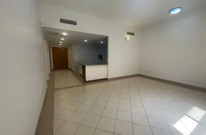 Apartment - 2 Bedrooms - 3 Bathrooms for rent in Barwa City - Mesaimeer - Doha