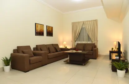 Living Room image for: Apartment - 3 Bedrooms - 3 Bathrooms for rent in Fereej Bin Mahmoud South - Fereej Bin Mahmoud - Doha, Image 1
