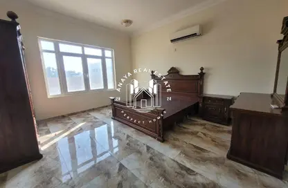 Villa - 2 Bedrooms - 2 Bathrooms for rent in Al Dafna - Al Dafna - Doha