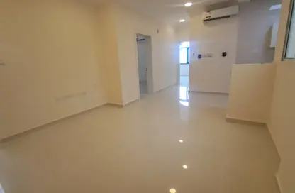 شقة - 3 غرف نوم - 3 حمامات للايجار في شارع المطار القديم - طريق المطار القديم - الدوحة