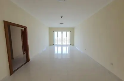 Empty Room image for: Apartment - 3 Bedrooms - 3 Bathrooms for sale in Tower 29 - Viva Bahriyah - The Pearl Island - Doha, Image 1